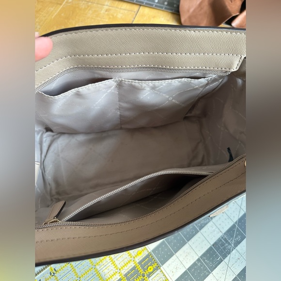 MICHAEL KORS CROSSBODY/SHOULDER BAG - Picture 10 of 14